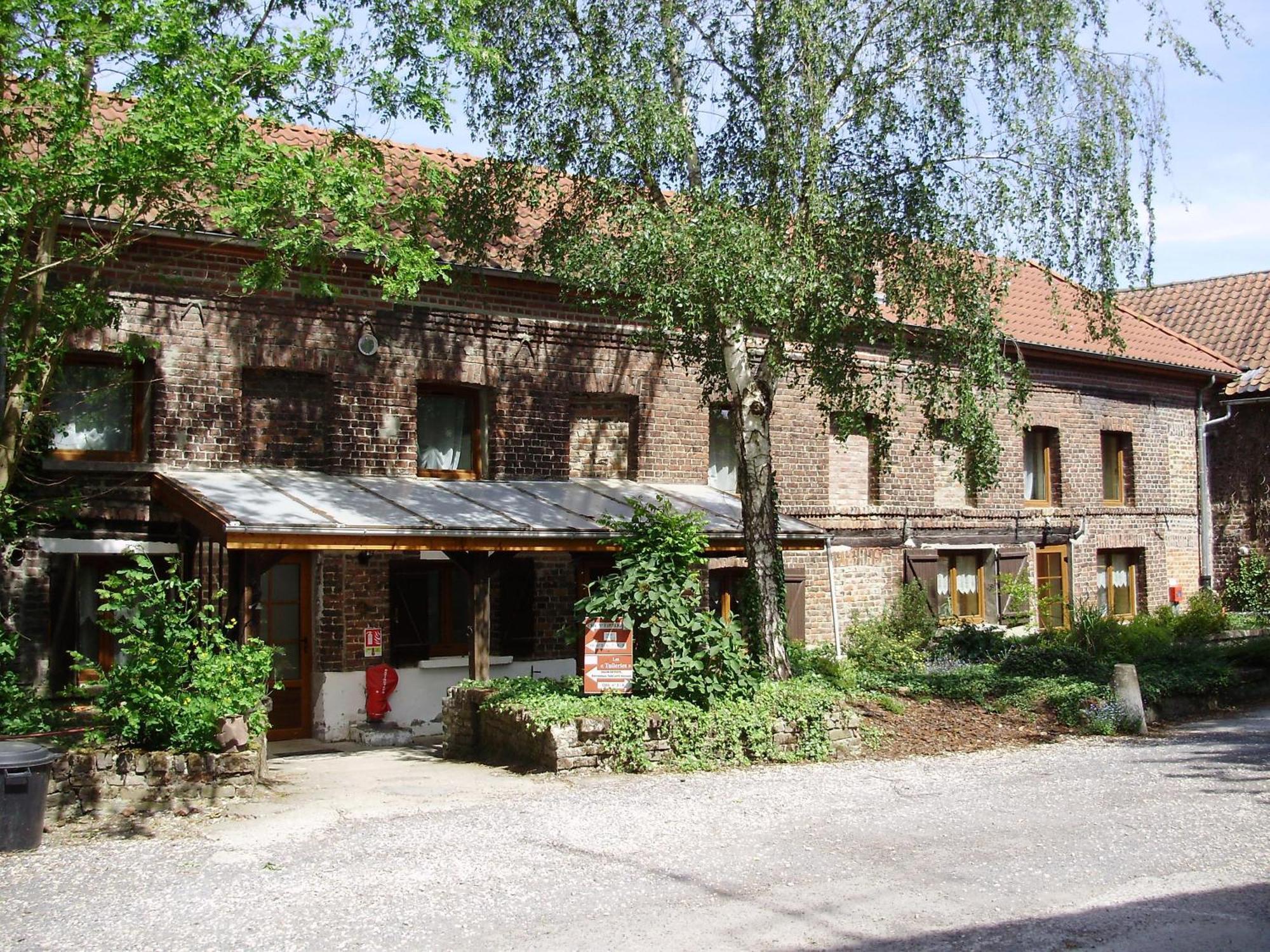 Auberge Du Bord Des Eaux - Demi-Pension Assuree Sur Reservation Saint-Amand-les-Eaux Eksteriør billede