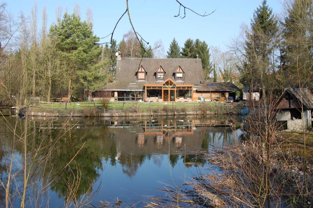 Auberge Du Bord Des Eaux - Demi-Pension Assuree Sur Reservation Saint-Amand-les-Eaux Eksteriør billede