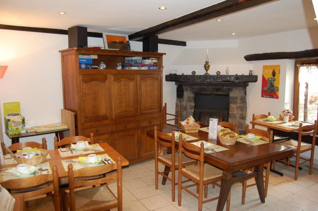 Auberge Du Bord Des Eaux - Demi-Pension Assuree Sur Reservation Saint-Amand-les-Eaux Eksteriør billede