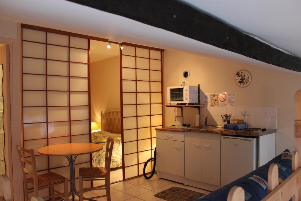 Auberge Du Bord Des Eaux - Demi-Pension Assuree Sur Reservation Saint-Amand-les-Eaux Eksteriør billede