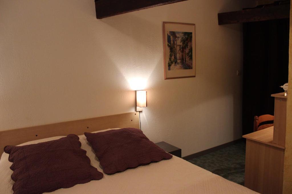 Auberge Du Bord Des Eaux - Demi-Pension Assuree Sur Reservation Saint-Amand-les-Eaux Værelse billede