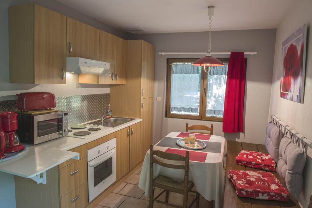 Auberge Du Bord Des Eaux - Demi-Pension Assuree Sur Reservation Saint-Amand-les-Eaux Eksteriør billede